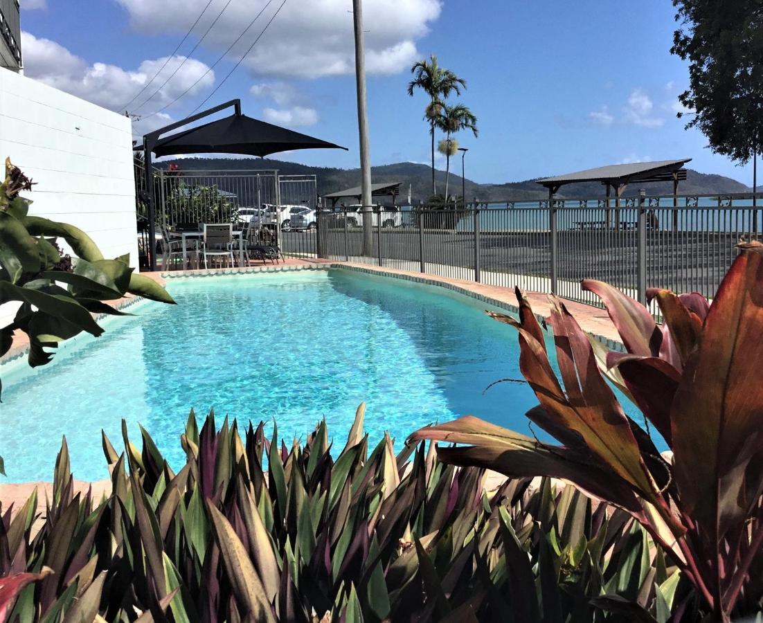 Whitsunday Waterfront Apartments Airlie Beach Extérieur photo