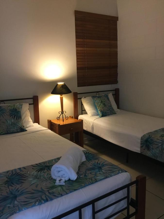 Whitsunday Waterfront Apartments Airlie Beach Extérieur photo