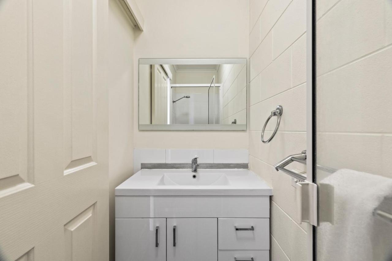 Whitsunday Waterfront Apartments Airlie Beach Extérieur photo