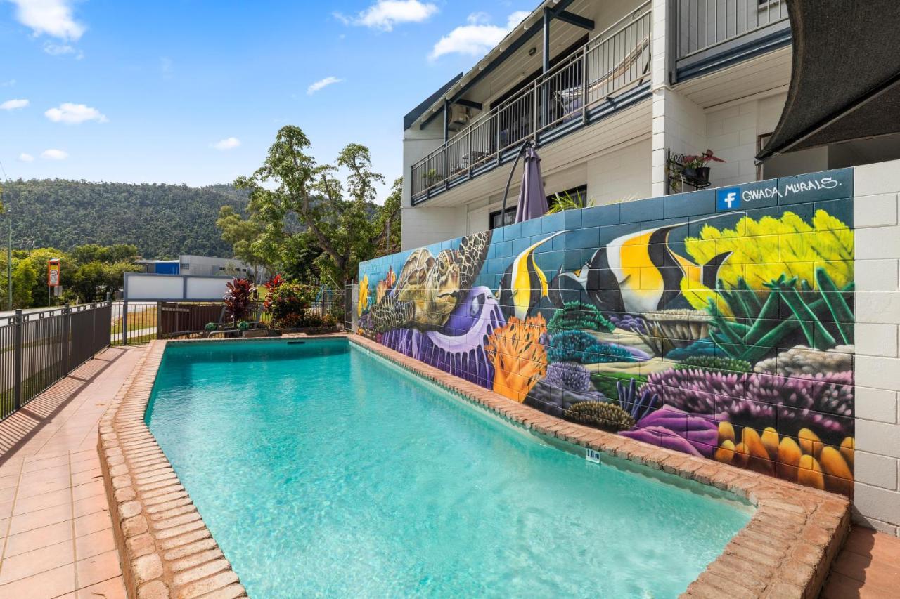 Whitsunday Waterfront Apartments Airlie Beach Extérieur photo