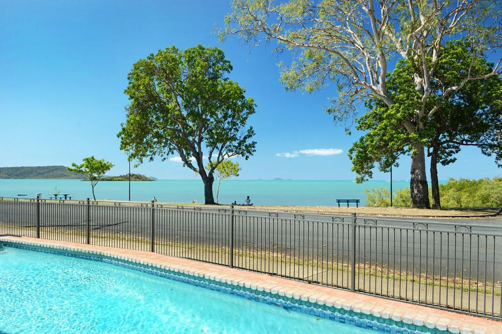 Whitsunday Waterfront Apartments Airlie Beach Extérieur photo