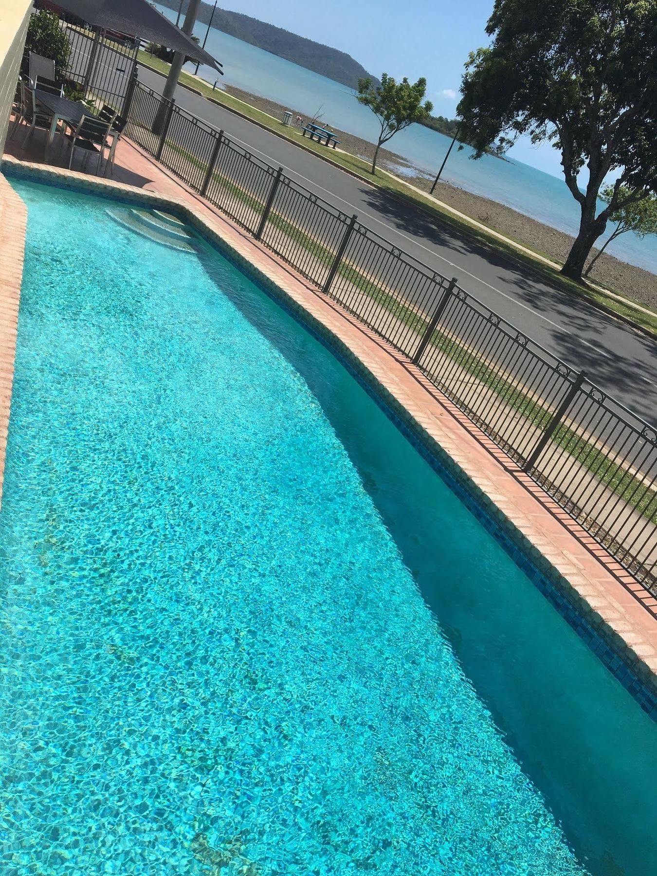 Whitsunday Waterfront Apartments Airlie Beach Extérieur photo