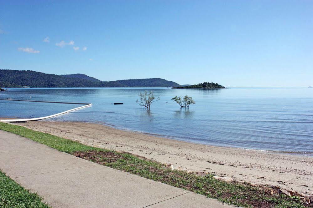 Whitsunday Waterfront Apartments Airlie Beach Extérieur photo