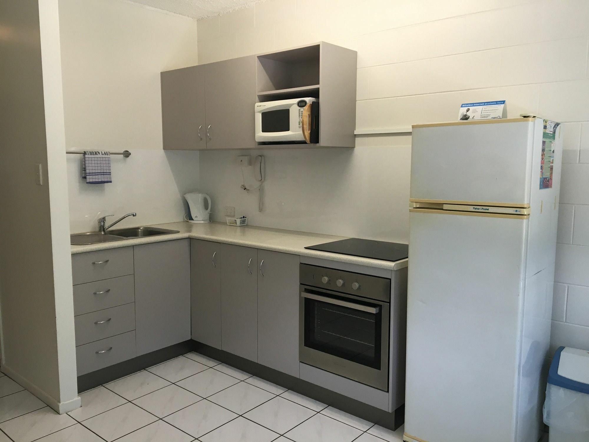Whitsunday Waterfront Apartments Airlie Beach Extérieur photo