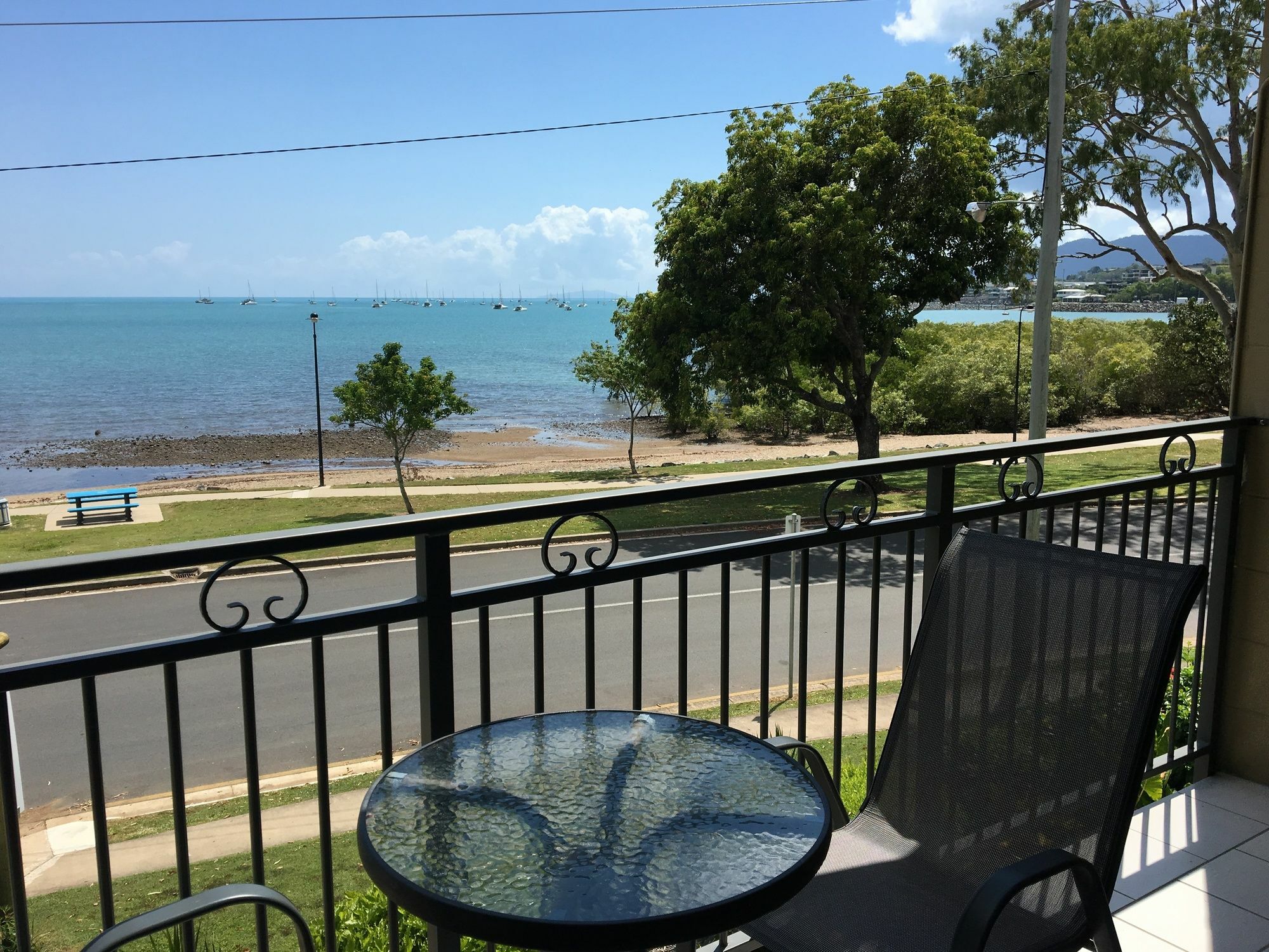 Whitsunday Waterfront Apartments Airlie Beach Extérieur photo
